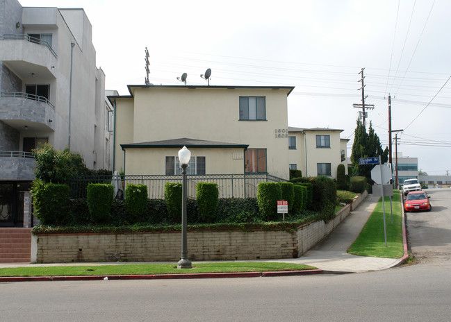 1601 Glendon Ave in Los Angeles, CA - Building Photo - Building Photo