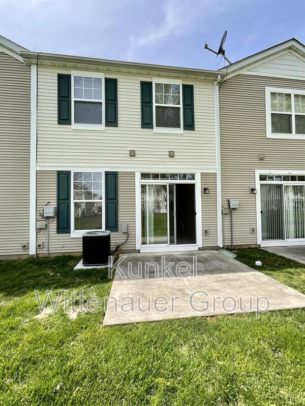 2037 Celebration Park Cir in Belleville, IL - Building Photo - Building Photo