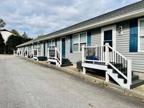 Laurel Brook Community in Johnson City, TN - Building Photo - Building Photo