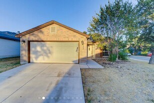 20802 Phlox Meadow in San Antonio, TX - Building Photo