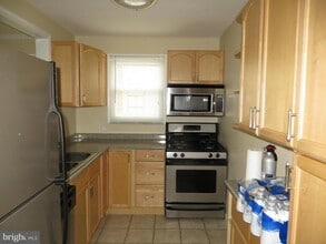 50 E Reed Ave in Alexandria, VA - Building Photo - Building Photo