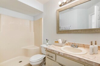 588 Imperial Pl in Poinciana, FL - Foto de edificio - Building Photo