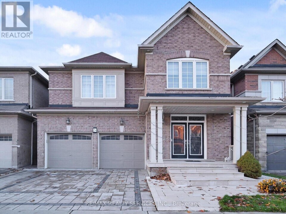 24 Iguana Trail in Brampton, ON - Building Photo