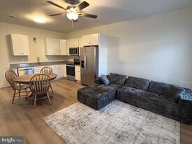 111 W North St in Charles Town, WV - Building Photo