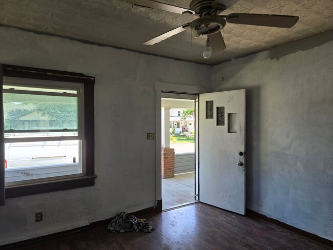 431 Elm St in Sterling, CO - Foto de edificio - Building Photo