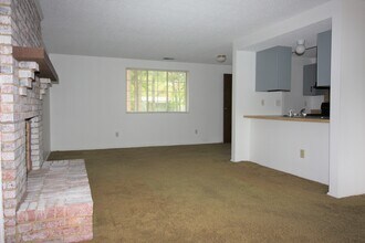8200 Mahogany Dr in Charlotte, NC - Building Photo - Building Photo