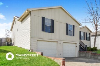 1206 Evergreen Way in Simpsonville, KY - Foto de edificio - Building Photo