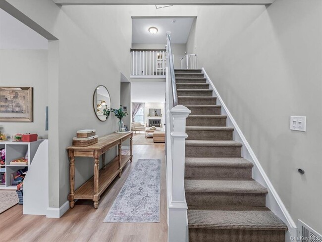 54 Hidden Ridge Dr in Syosset, NY - Building Photo - Building Photo