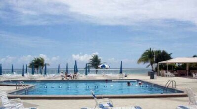 2030 S Ocean Dr, Unit 1017 in Hallandale Beach, FL - Building Photo - Building Photo