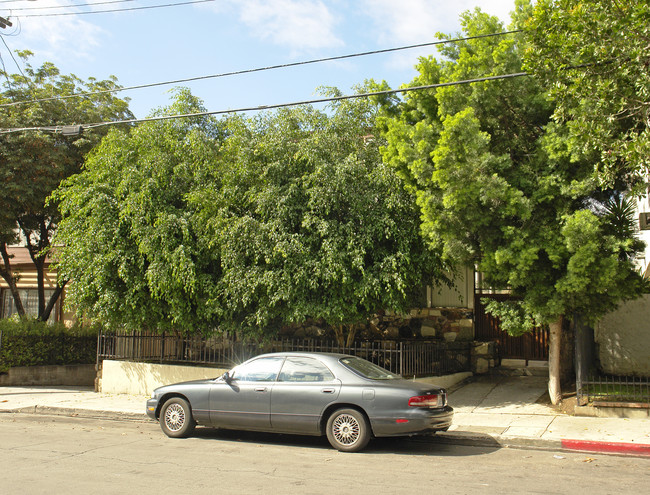 1525 N Detroit St in Los Angeles, CA - Building Photo - Building Photo