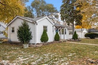 8602 Oak Park Ave in Burbank, IL - Building Photo - Building Photo