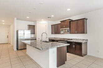 11014 W Luxton Ln in Tolleson, AZ - Building Photo - Building Photo