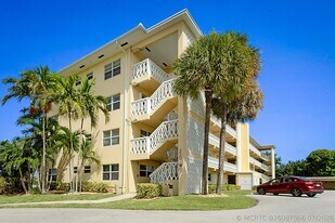 230 N Federal Hwy in Deerfield Beach, FL - Building Photo