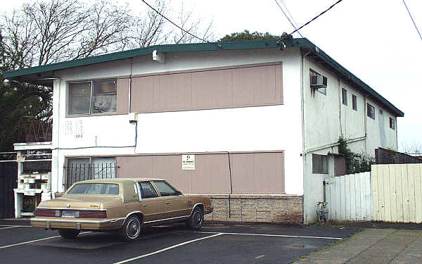 106-118 Ifland Way in Vallejo, CA - Building Photo - Building Photo