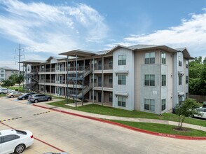 Waters at Willow Run in Austin, TX - Foto de edificio - Building Photo