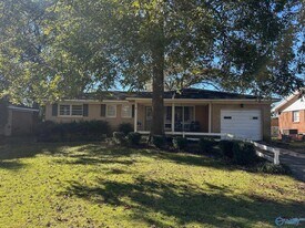 306 Jack Coleman Dr NW in Huntsville, AL - Building Photo