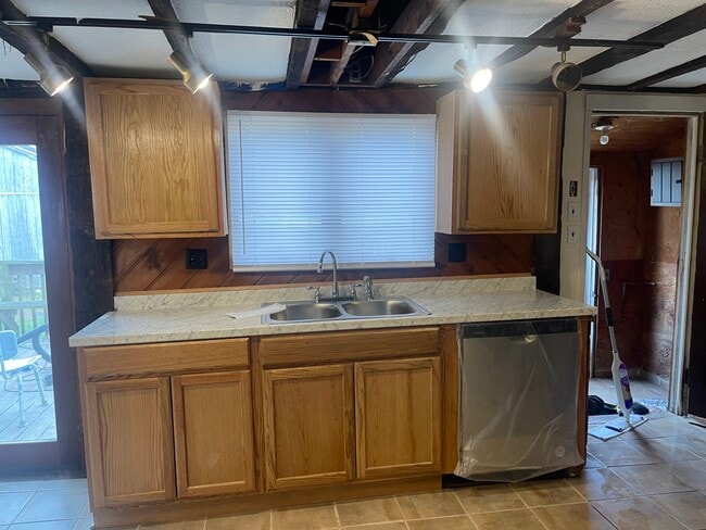 property at 19 Alton Bradford Rd