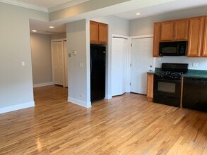 2303 W Granville Ave in Chicago, IL - Building Photo - Building Photo