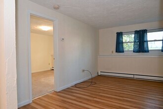 12 Sunnyside Ave in Rutland, MA - Building Photo - Building Photo