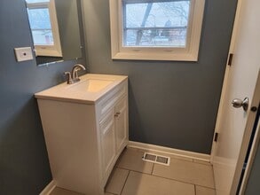 1325 N Glenview Ct in Round Lake Beach, IL - Building Photo - Building Photo