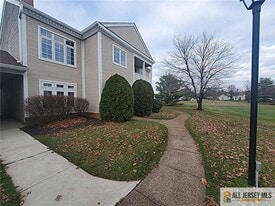 38 Rutland Ln in Monroe Township, NJ - Building Photo