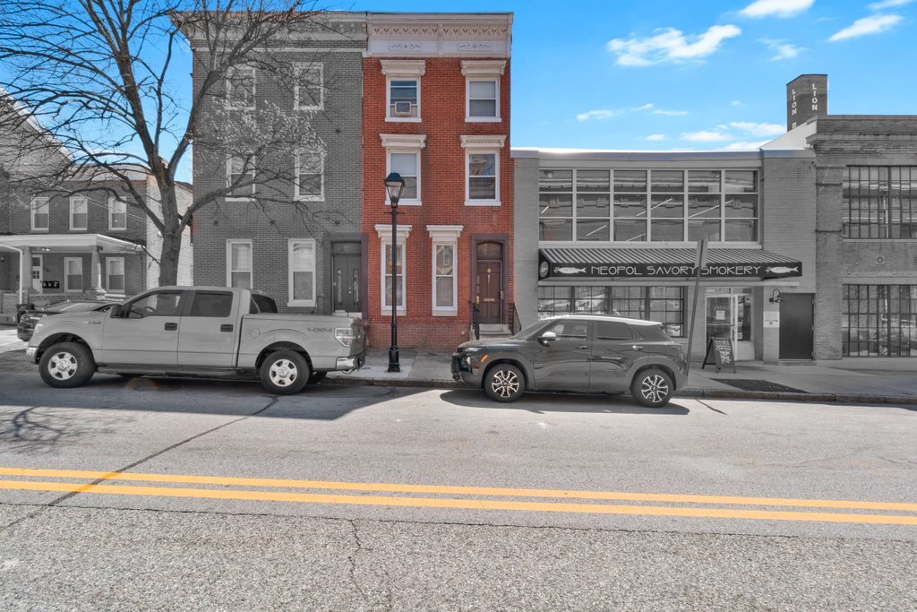 871 Hollins St in Baltimore, MD - Building Photo