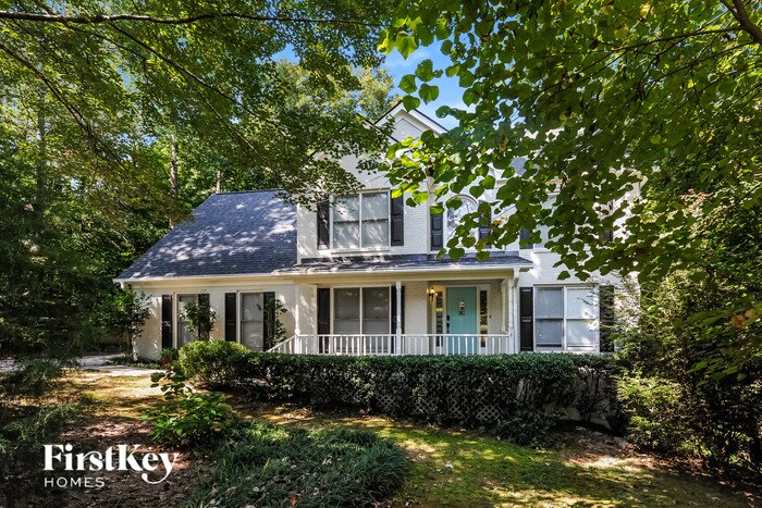 6713 Thornwood Ct in Flowery Branch, GA - Building Photo
