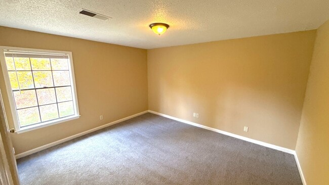 6224 Skylight Dr in Memphis, TN - Building Photo - Building Photo