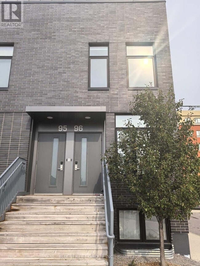 property at 96 Simcoe St N