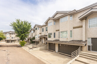 Freedom Gardens in Edmonton, AB - Building Photo - Primary Photo