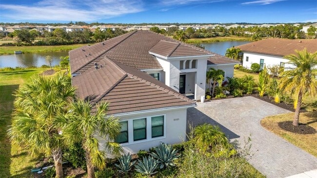 8921 Artisan Wy in Sarasota, FL - Building Photo - Building Photo