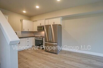 2217 E Juniper Cir in La Center, WA - Building Photo - Building Photo