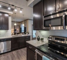 1498 Parkway Plaza Dr in Houston, TX - Building Photo