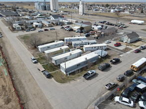 675 Kiowa Ave in Bennett, CO - Foto de edificio - Building Photo