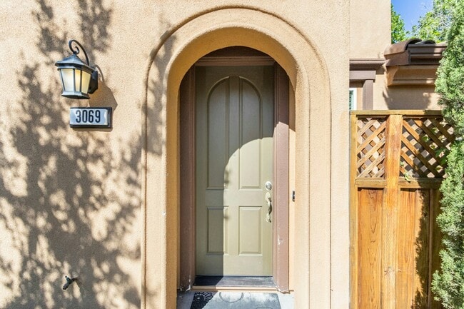 3069 Vittoria Loop in Dublin, CA - Foto de edificio - Building Photo