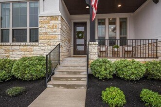 2401 Sunset Vista Cir in Spicewood, TX - Building Photo - Building Photo