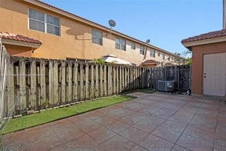 8422 NW 140th Terrace in Miami Lakes, FL - Building Photo - Building Photo