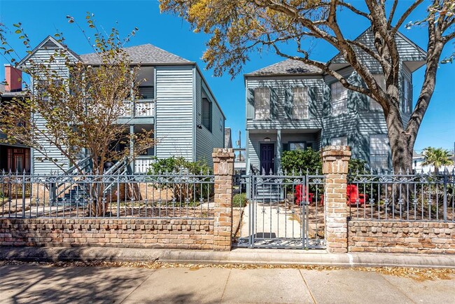 1602 Sealy Ave in Galveston, TX - Building Photo - Building Photo