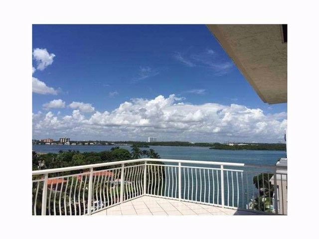 10140 W Bay Harbor Dr-Unit -PHN in Bay Harbor Islands, FL - Building Photo