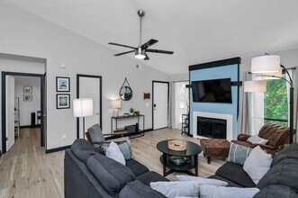 448 Deerwood St in Columbia, SC - Building Photo - Building Photo