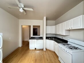 1322 Oak Ave, Unit H4 in Evanston, IL - Building Photo - Building Photo