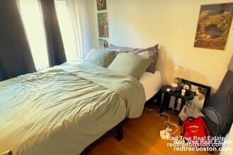 583 Beacon St, Unit 1 in Boston, MA - Building Photo - Building Photo