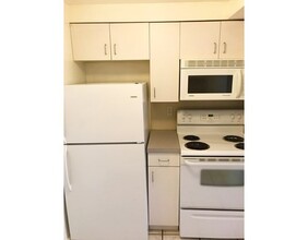 72 Lubec St-Unit -5 in Boston, MA - Foto de edificio - Building Photo