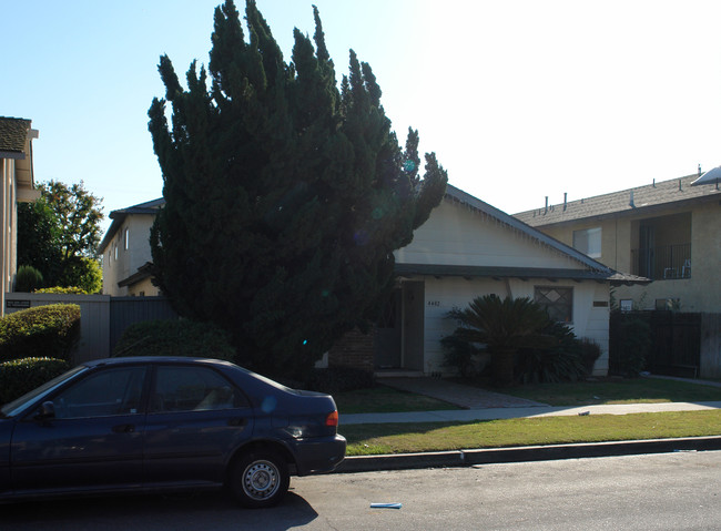 4402 Green Ave in Los Alamitos, CA - Foto de edificio - Building Photo