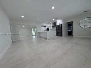 1281 W 62nd St in Hialeah, FL - Building Photo - Building Photo