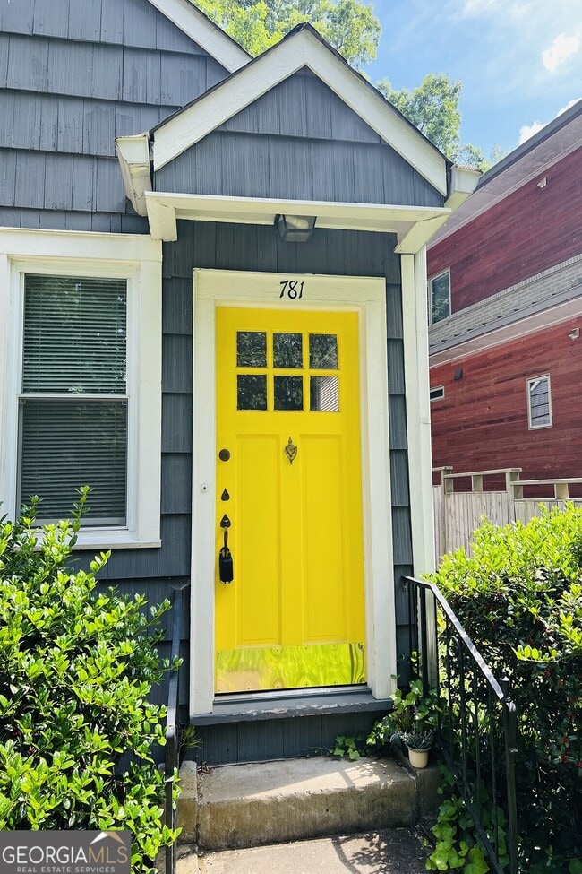 property at 781 Courtenay Dr NE