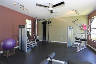 Bayou Point in Pinellas Park, FL - Foto de edificio - Interior Photo