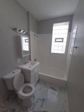 122 N Kilpatrick Ave-Unit -122-1N in Chicago, IL - Building Photo - Building Photo