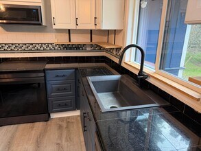 2279 W Wellman Pl in Oak Harbor, WA - Building Photo - Building Photo