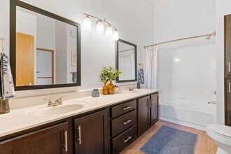 Bass Lake Hills Townhomes in Plymouth, MN - Building Photo - Building Photo